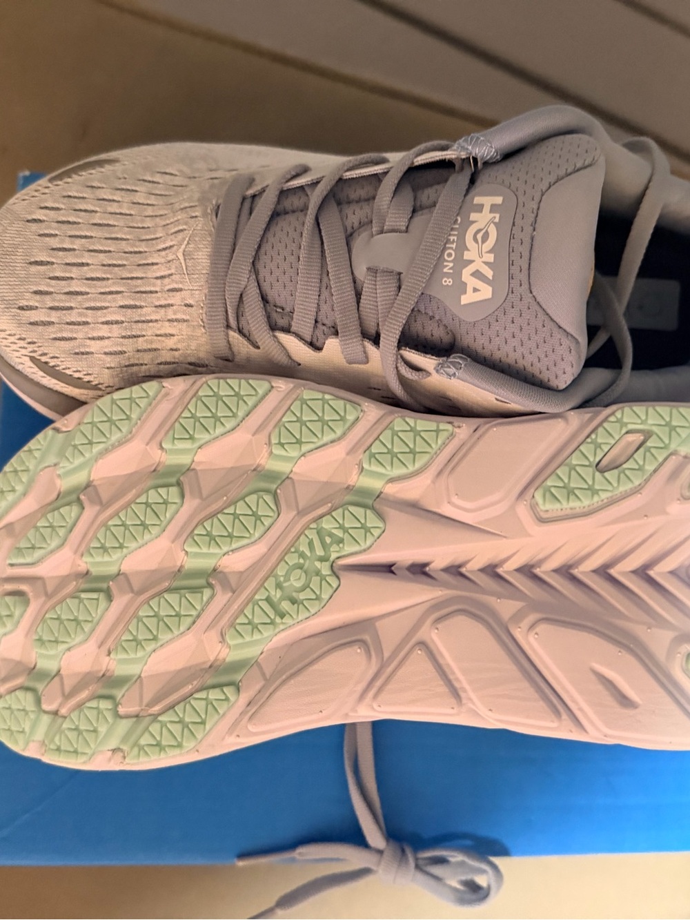 Hoka one Clifton 8 size 8 brand new in box - Picture 4 of 7